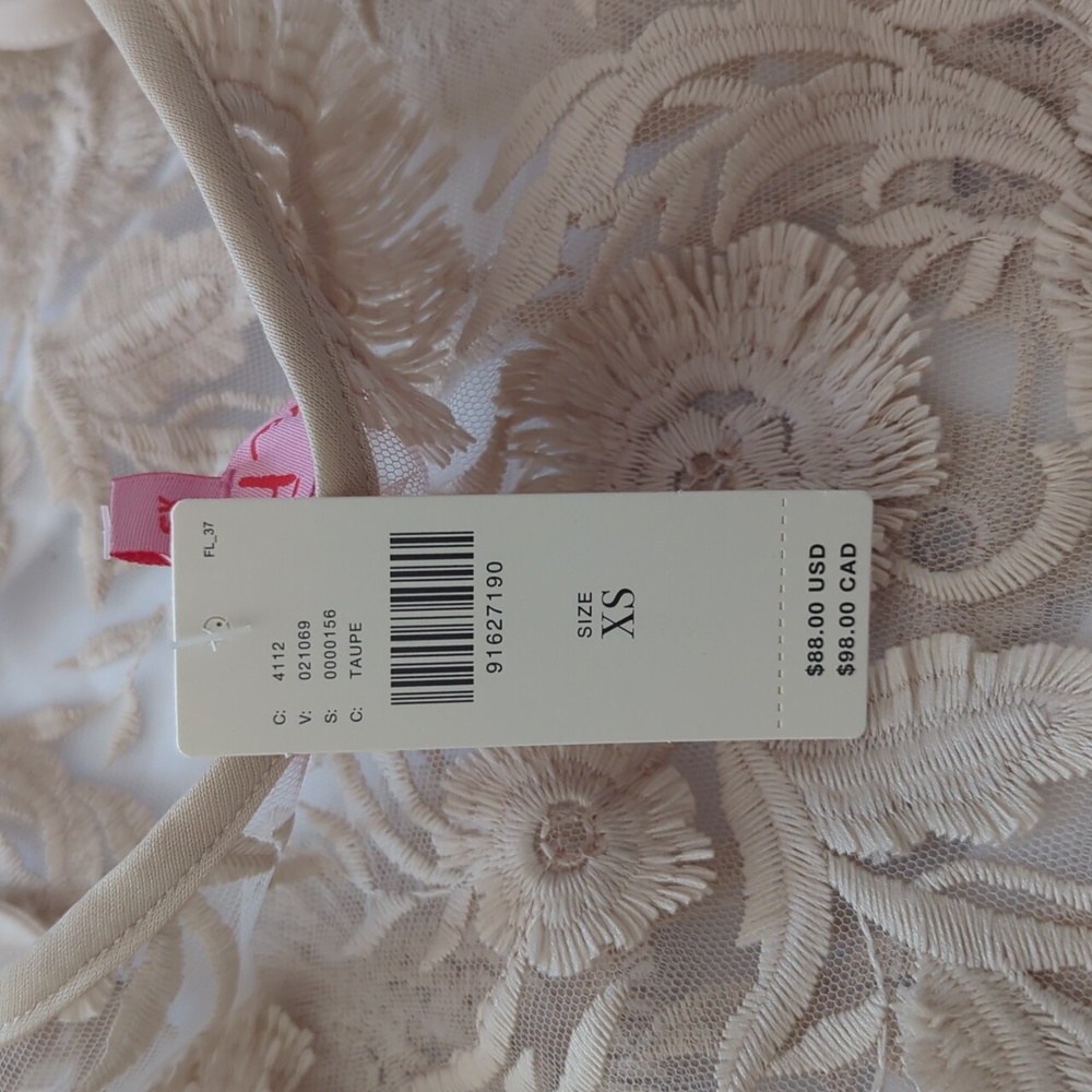 Eva Franco floral applique cami from Anthropologie - Picture 3 of 4